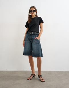 Model wearing Classic tee in black