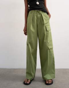 Model wearing Clean A line wide leg cargo with tie waist in khaki