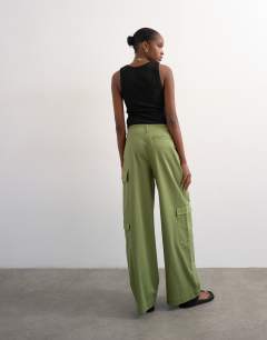 Model wearing Clean A line wide leg cargo with tie waist in khaki