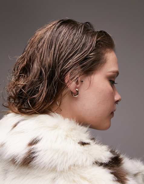 Topshop clean chunky hoop earrings in gold - view 1