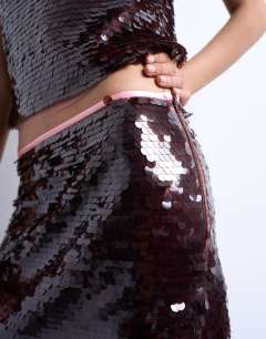 Model wearing Co-ord contrast sequin midi skirt in wine