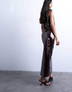 Model wearing Co-ord contrast sequin midi skirt in wine
