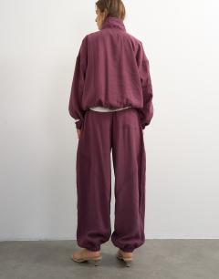 Model wearing Co ord horseshoe trouser in fig