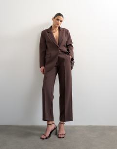 Co ord mid rise clean straight trouser in chocolate