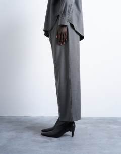 Model wearing Co ord pleated slouchy trouser in grey