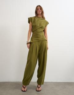 Model wearing Co ord pleated trouser in khaki