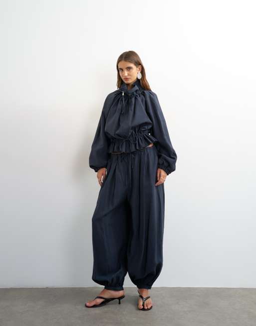 Topshop - Co-ord set van jack met opstaande boord en broek met gestrikte taille in marineblauw, 1 van 3