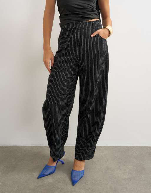 Topshop co ord stripe tailored pleat detail low rise trouser in black, 3 of 5