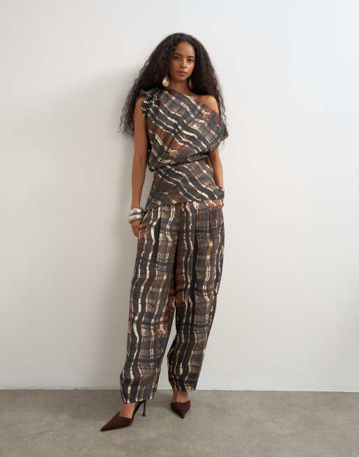 Topshop co-ord top met asymmetrische halslijn en ruit, 2 van 4
