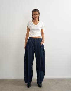 Cocoon mid rise barrel jean in dark rinse