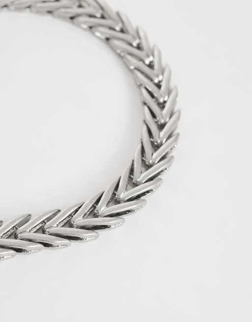 Topshop collana Molly girocollo con ciondolo a freccia in argento, 4 di 4