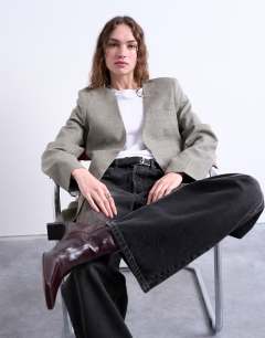 Collarless chuck on blazer in grey check