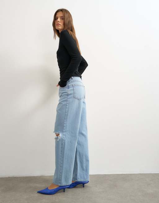 Topshop Column mid rise jean with extreme rip in bleach, 3 of 5