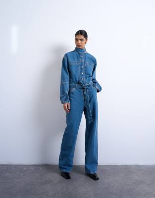 Topshop - Combinaison en jean à col cheminée et ceinture - Bleu moyen