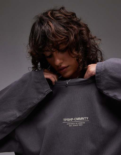Topshop - Community - T-shirt d'ensemble style skateur à manches longues et coutures apparentes avec imprimé graphique - Gris