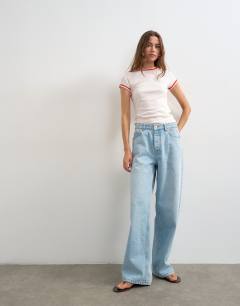 Model wearing Contrast everyday tee in light pink