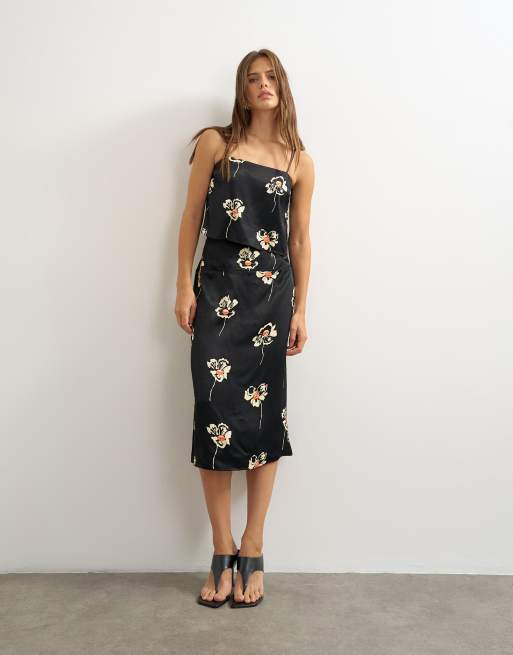 Topshop - Coordinato in raso a fiori con canottiera e gonna