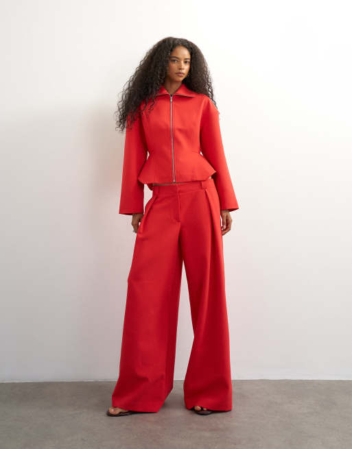 Topshop - Coordinato rosso con pantaloni sartoriali e top peplo