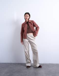 Cord pull on jogger in stone