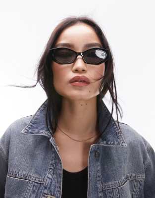 Topshop - Cosmo - Rechteckige Cat-Eye-Sonnenbrille in Schwarz