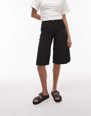 Topshop Cotton Twill Barrel Jorts In Black