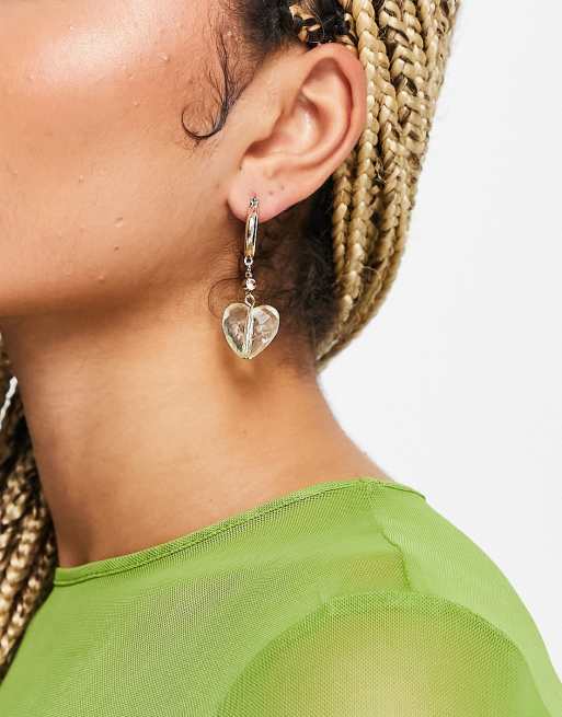 Topshop - Créoles avec pendentifs dépareillés cœurs rose et vert - Doré