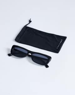 Model wearing Crete cat eye sunglasses in black