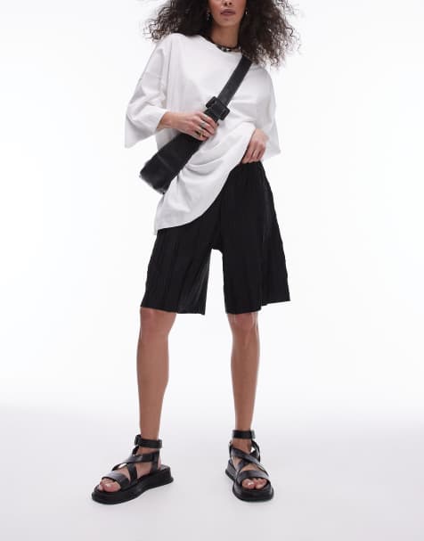 Topshop crinkle plisse wide leg shorts in black - view 1