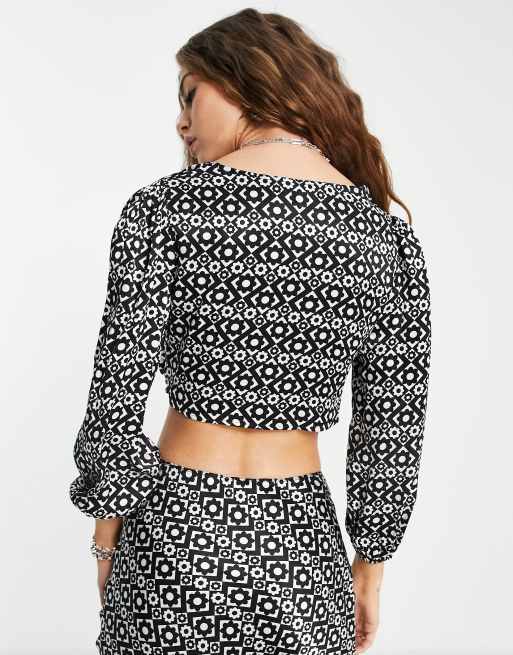 Topshop crop geo floral top in monochrome, 2 of 4