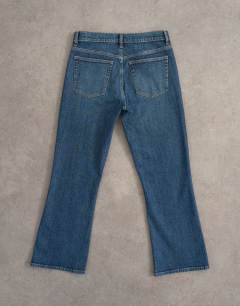 Model wearing Cropped kick flare jean in rich blue