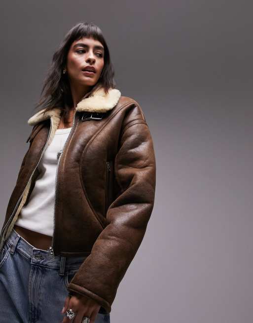 Topshop - Cropped, mørkebrun aviator-jakke med sømdetaljer i imiteret læder og imiteret lammeskind