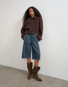 Model wearing Cropped wool blend trench in brown