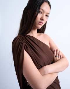 Model wearing Cross over draped top in chocolate brown
