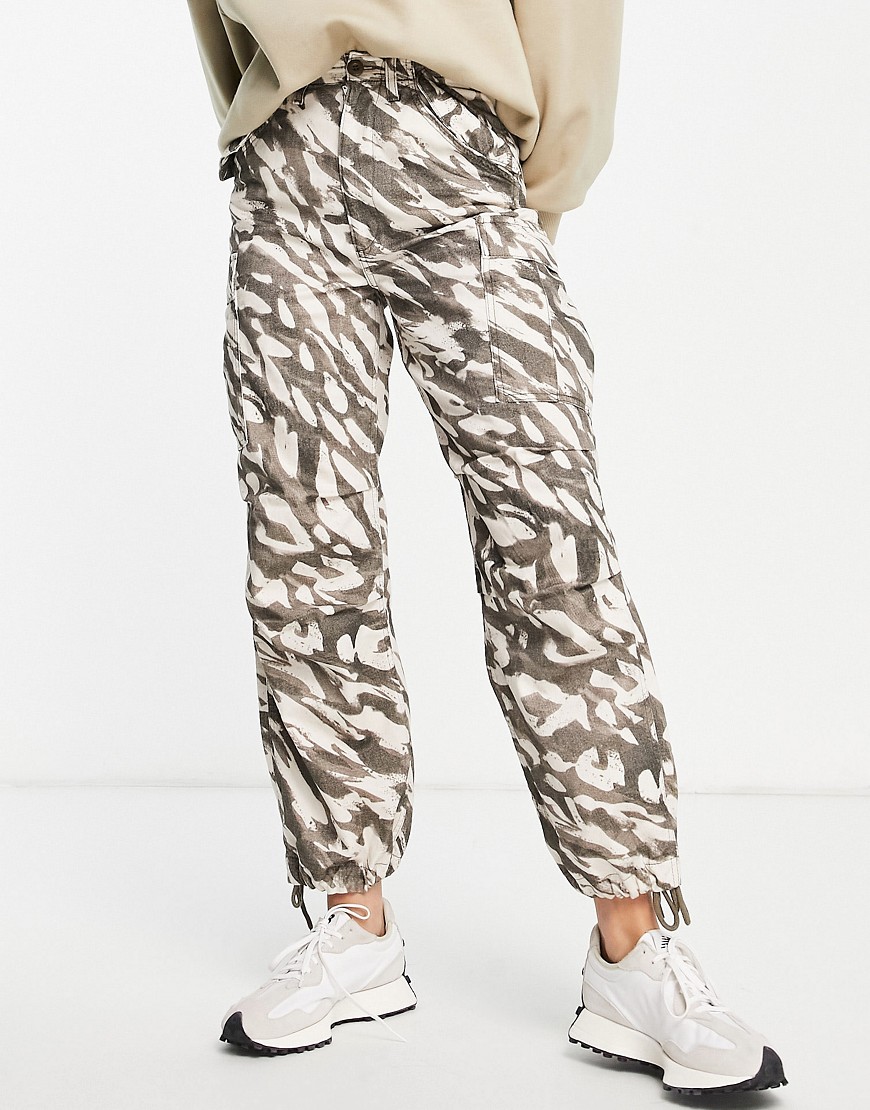 Topshop cuffed balloon utility pant in abstract print-Neutral