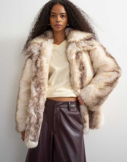 Topshop culotte-byxor i läderimitation med A-linjeformad passform i vinrött, 3 av 5