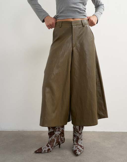 Topshop culottebroek met leerlook in kaki, 2 van 5