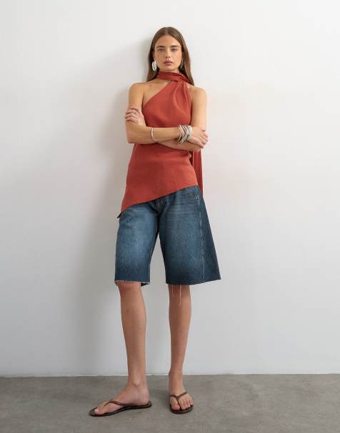 Topshop – Cupro-Oberteil in Rostrot mit Schaldetail und Neckholder - view 1
