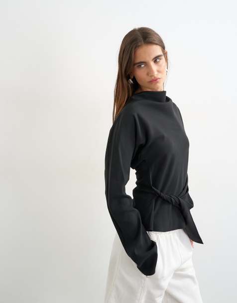 Topshop cupro top med batwing-ærmer og twist i siden i sort - view 1