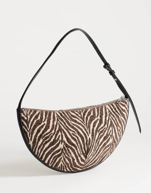 Topshop - Curly - Bolso de hombro mediano redondeado con estampado de cebra de lona, 4 de 4
