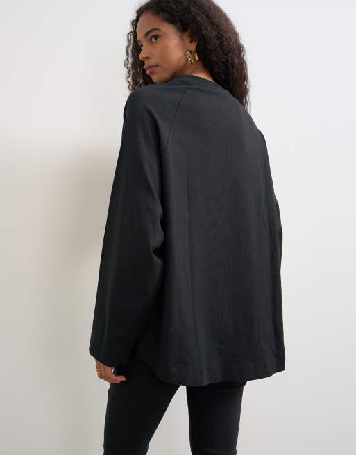 Topshop curve hem raglan sleeve skater t-shirt in black, 2 of 4