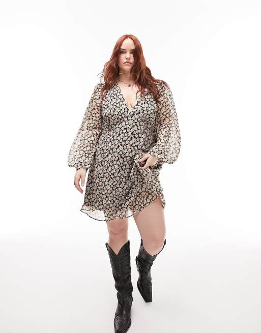 Topshop Curve – Mini-Freizeitkleid in Rosa mit Vintage-Blümchenmuster und V-Ausschnitt