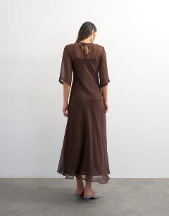 Model wearing Curved waistband chiffon t-shirt maxi dress in chocolate brown