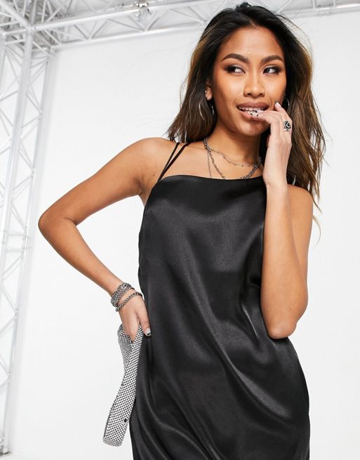 Topshop – Czarna asymetryczna sukienka mini na ramiączkach z drapowanym  dekoltem | ASOS
