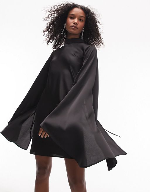 Topshop – Czarna sukienka mini z ekstremalnie obszernymi rękawami i wysokim kołnierzem