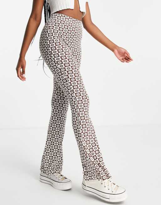 Topshop – Czarno-białe dzwony w szachownicę w kwiatki – Część zestawu
