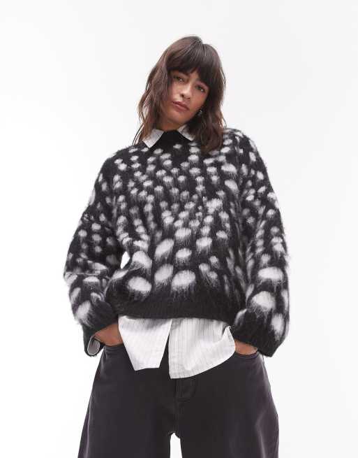 Topshop – Czarno-biały bardzo sweter o luźnym kroju z puszystej dzianiny w groszki