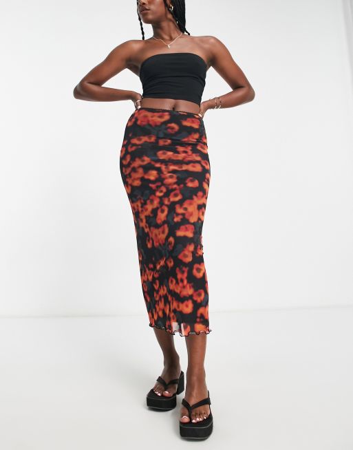 Topshop – Czarno-czerwona spódnica midi z dżersejowej siateczki w fotograficzny kwiatowy wzór 