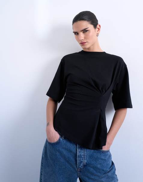 Topshop – Czarny T-shirt z usztywnianą zwężaną talią - view 1