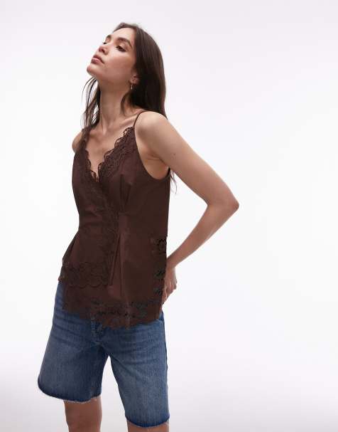 Topshop – Czekoladowy koronkowy top na ramiączkach z asymetrycznym dołem - view 1