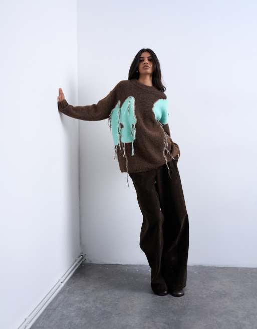 Topshop – Czekoladowy sweter z dzianiny z kwiatowymi motywami z frędzlami